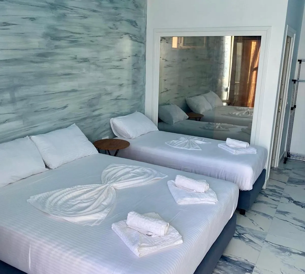 Kalemi'S Beachside Hotel Sarande Albania