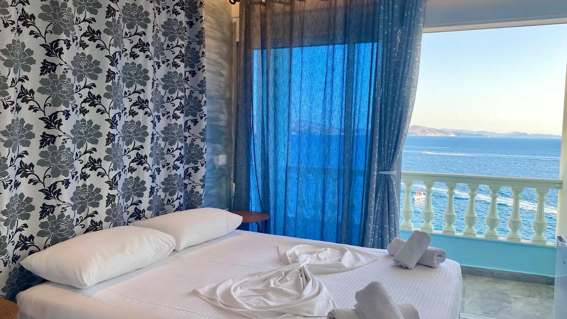 Kalemi'S Beachside Hotel Sarande Albania