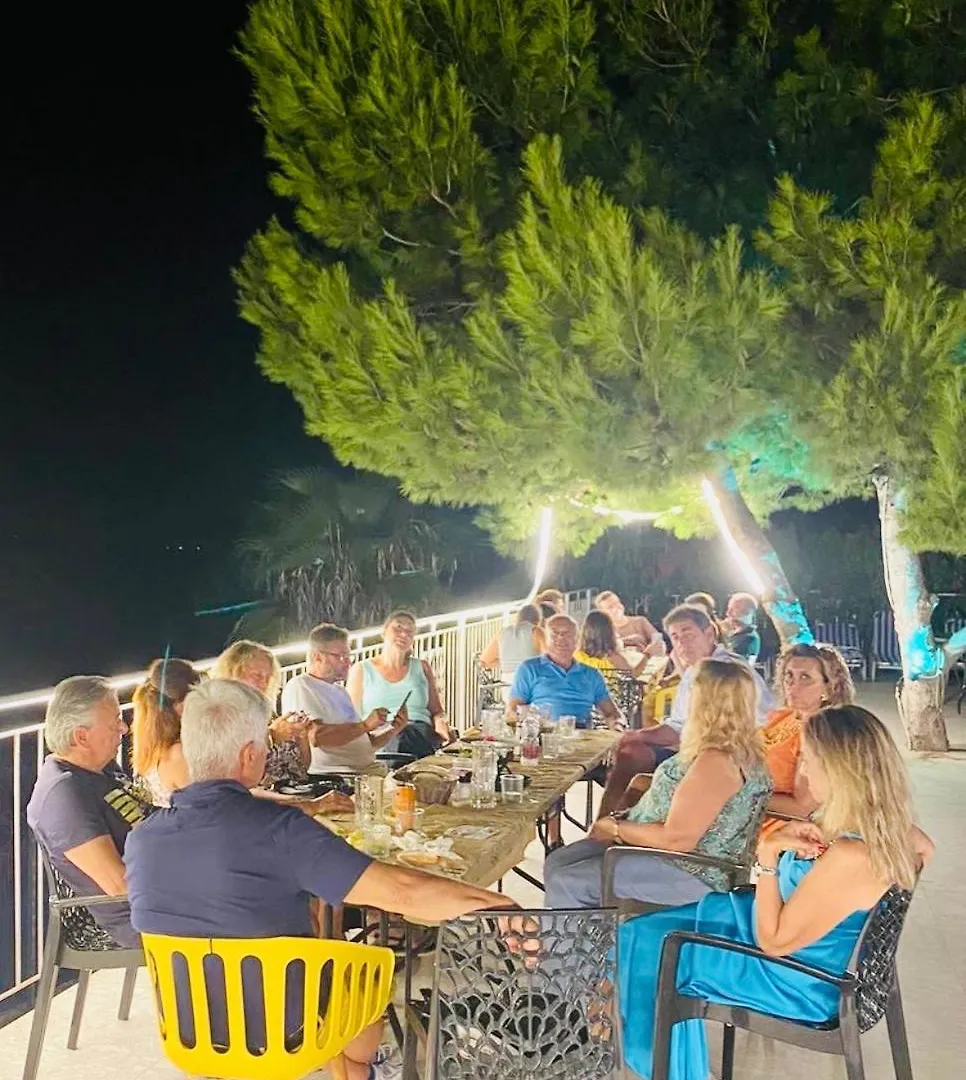 Kalemi'S Beachside Hotel Sarande Albania