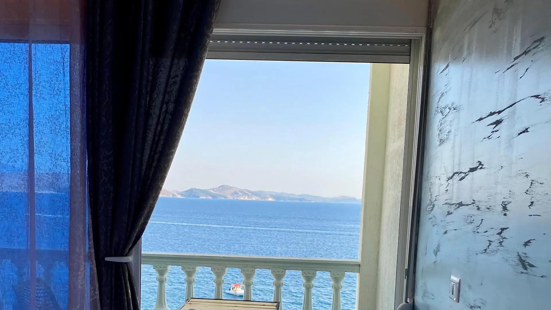 Kalemi'S Beachside Hotel Sarandë