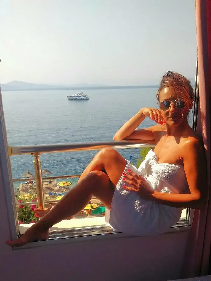 Kalemi'S Beachside Hotel Sarandë